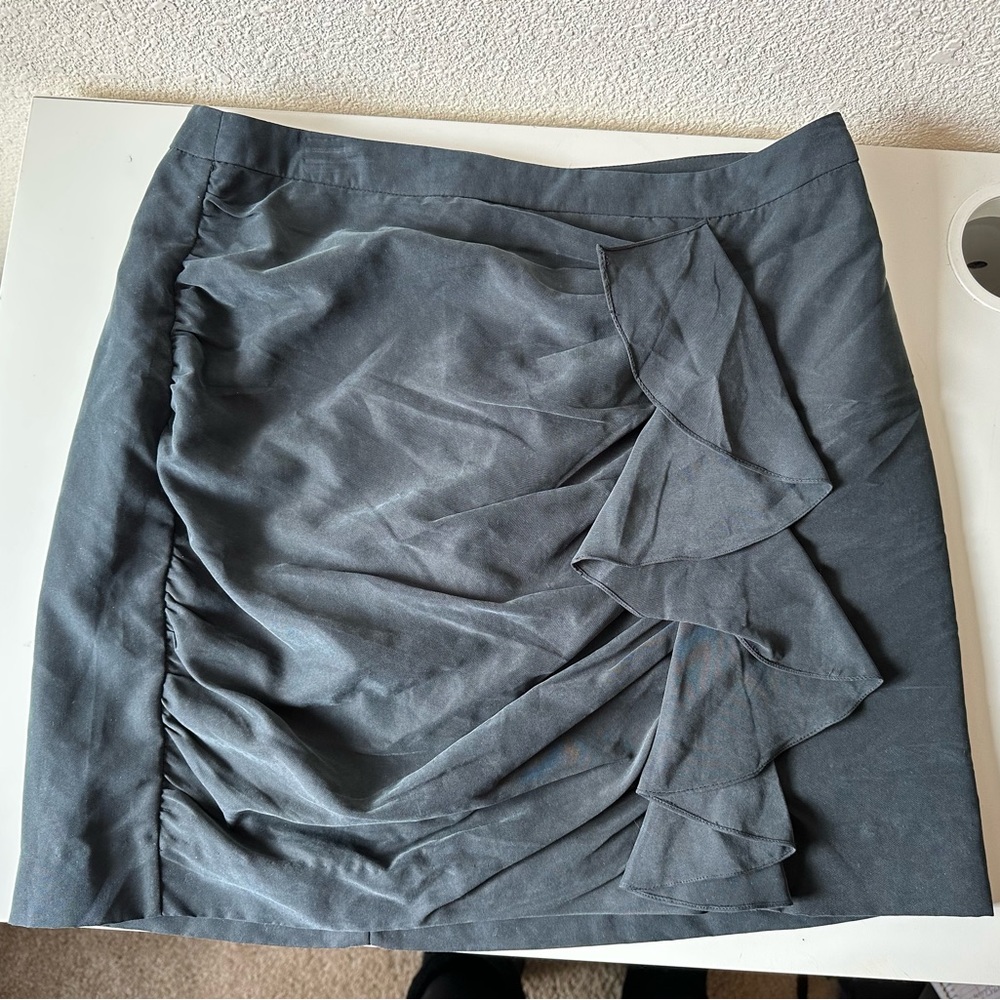 H&M skirt gray.  New with tags.  Size 14